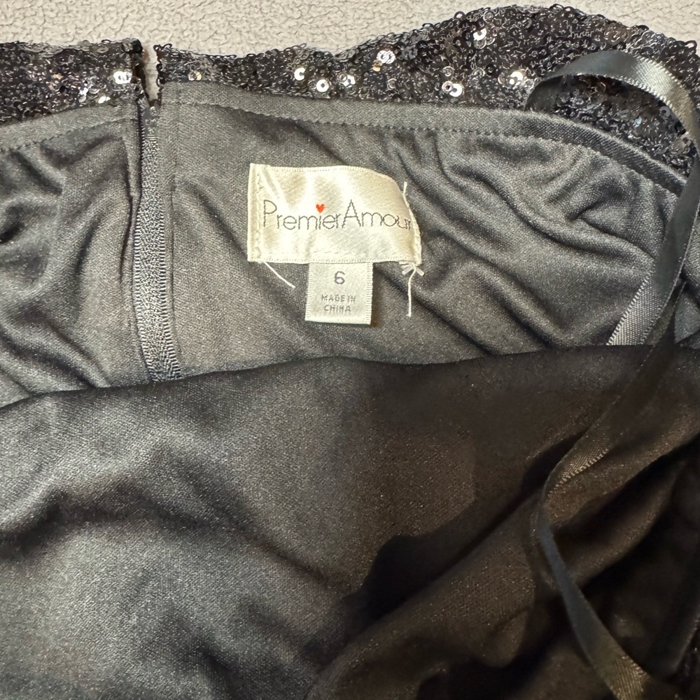 Woman's Premier Amour Black Sequin Jumpsuit Wide-Leg Glamour. Size 6 - Picture 7 of 7